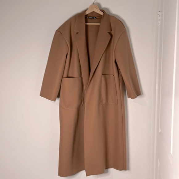 Camel color oversized wool- look trench coat with pockets size 4 - Picture 2 of 3